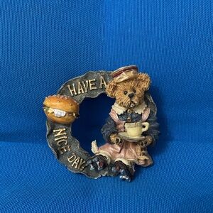 Bed and Breakfast Style Pin That Says Have A Nice Day! Bear TeaCup Burger NWOTS